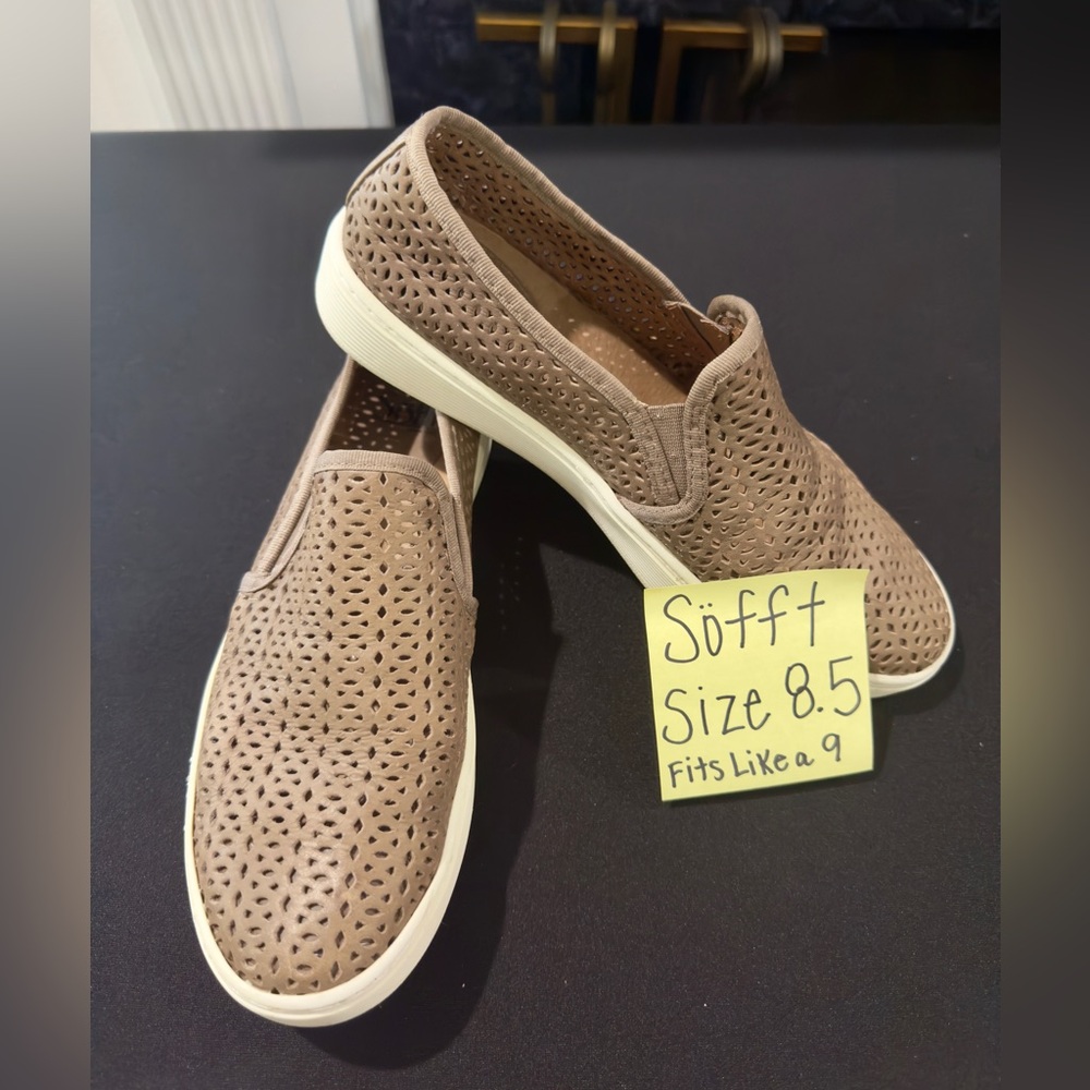 Women’s Söfft Tan Leather Slip-On Shoes- Size 8.5